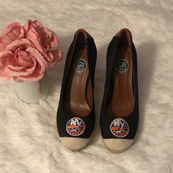 NHL Official NY Islanders Wedge Heels size 6 - Picture 1 of 10